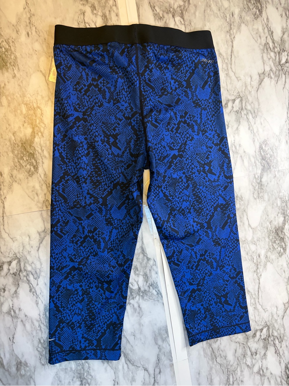Nike Blue & Black Snake animal Print Capri athletic Pants size L - Picture 5 of 5